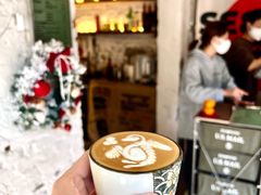企鹅拿铁-喜柿咖啡SeeS coffee