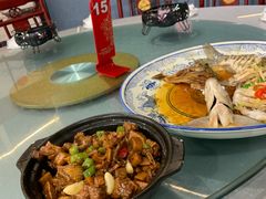 -梓檚中餐厅湖北菜小龙虾武昌鱼排骨藕汤(黄鹤楼店)