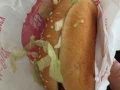 麦辣汉堡-麦当劳(虹梅路地铁站店)