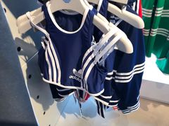 -阿迪达斯(武林银泰三叶草店)