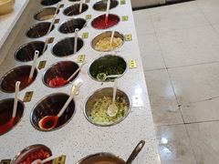 自助调料区-就这家旋转小火锅(西安路罗斯福店)