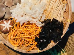 -尚尚仙·酸汤猪手·猪肚鸡火锅(华联万柳购物中心店)