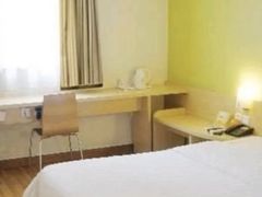 -7天酒店(上海江宁路地铁站玉佛寺店)