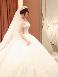 -派丽莫Pellimo原创设计婚纱品牌