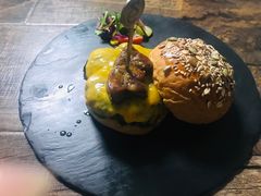 -HIGH FIVE哈福手工汉堡(桂林路店)