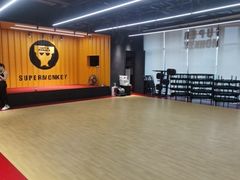 -超级猩猩健身·私教·团课(瑞虹天地太阳宫二店)