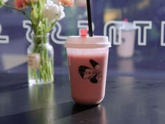 草莓酸奶昔-DOS道肆(恒通国际创新园集装箱店)