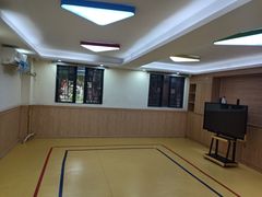 -哲学苑亲子园·早教婴儿托育·婴儿游泳(颐龙湾店)