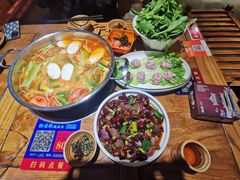 -快活林酸汤鱼鲜品火锅店(甲秀楼店)