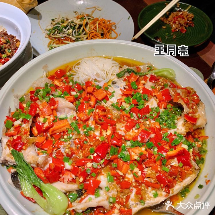 他家的鱼头米线和肉汤拌饭一绝!