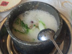 -鲁朗纳麦石锅鸡庄园