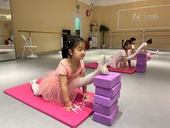 -炫艺舞蹈培训中心(枫尚奥特莱斯店)