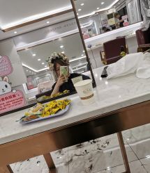 -镁连社·美联社