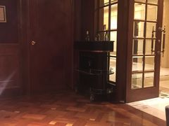酒吧门口-记者俱乐部酒吧(北京瑞吉酒店)
