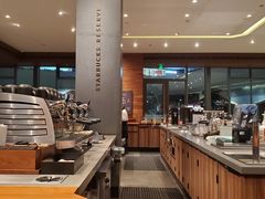自助取餐区-星巴克臻选(广州二沙岛文立方店)