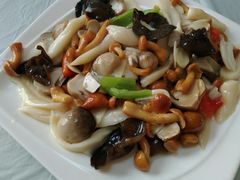 -鸿亨泰杂鱼馆(港馨家园店)