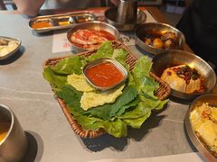 -草家酱蟹炭火烤肉店(珲春南路一店)