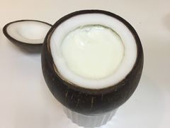 -志龙皇冠吃货椰子铺