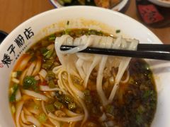 -矮子粉店1985·长沙米粉(湘春路店)