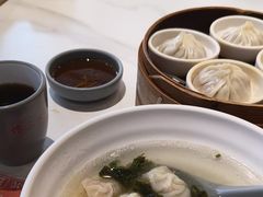 鲜肉小馄饨-馋三尺蟹粉小笼(人民广场店)