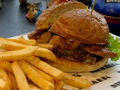土耳其香料菠萝烤鸡堡-shark burger·鲨鱼汉堡(交子大道店)
