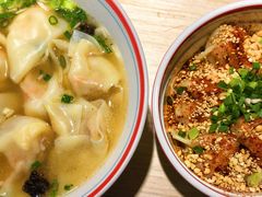 -八二小区抄手(龙湖上城天街店)