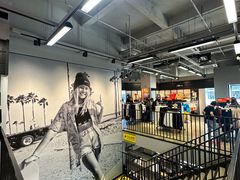 -百年港湾奥特莱斯(香炉礁店)