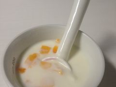 芒果酸奶-Anne猫窝咖啡屋