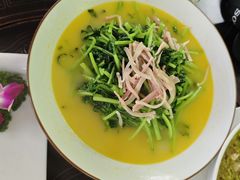 -河畔春天时尚餐厅