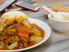 红咖喱牛肉饭-芬芳甜品(同福路店)
