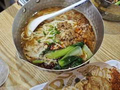 -魔都三兄弟酸辣粉·蘸卤炸串(虹桥万科店)