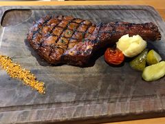 纽西兰SFF珍藏级战斧牛扒-MR.ROCKY洛奇先生RESTAURANT&BAR(宝安壹方城店)