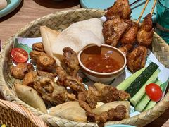 市场招手停炸食拼盘-迷你椰·泰式大排档(观前街店)