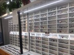 -视野联行眼镜•蔡司•依视路(温江店)
