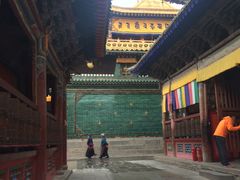 -塔尔寺游客服务中心