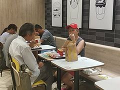 大堂-麦当劳(台北小巨蛋店)