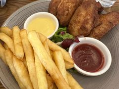 香炸鸡翅配薯条-Money Shops(愚园路店)