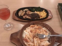 黑椒铁板鸡排-萨莉亚意式餐厅(特力时尚汇店)