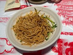 -肥肥虾庄·金牌油焖大虾(汉街SKP店)
