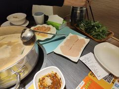 -四季喧黔味豆米火锅(万达广场店)