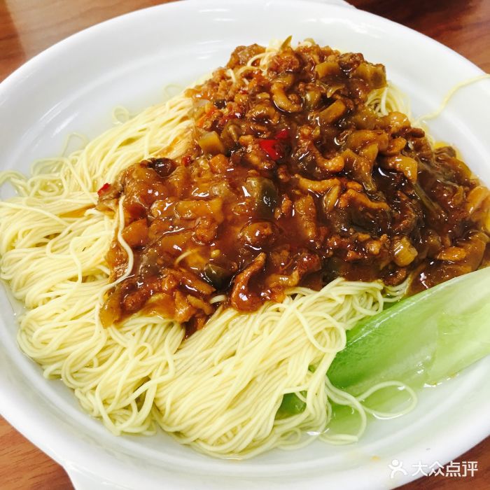 名鲜美食农林餐厅干捞炸酱面图片 - 第1张