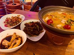 霹雳娇娃-爱啤精酿·民谣酒馆(滨江店)