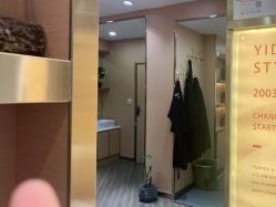 -一東造型烫发染发