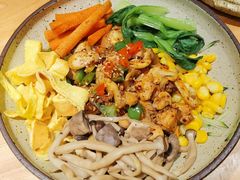 藤椒烤鸡腿暖碗-上芽食集(德思勤店)
