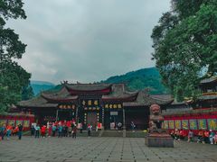 -峨眉山报国寺