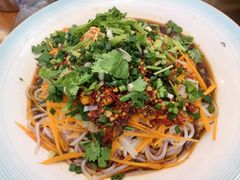 凉拌米线-庄稼汉(阿诗玛店总店)