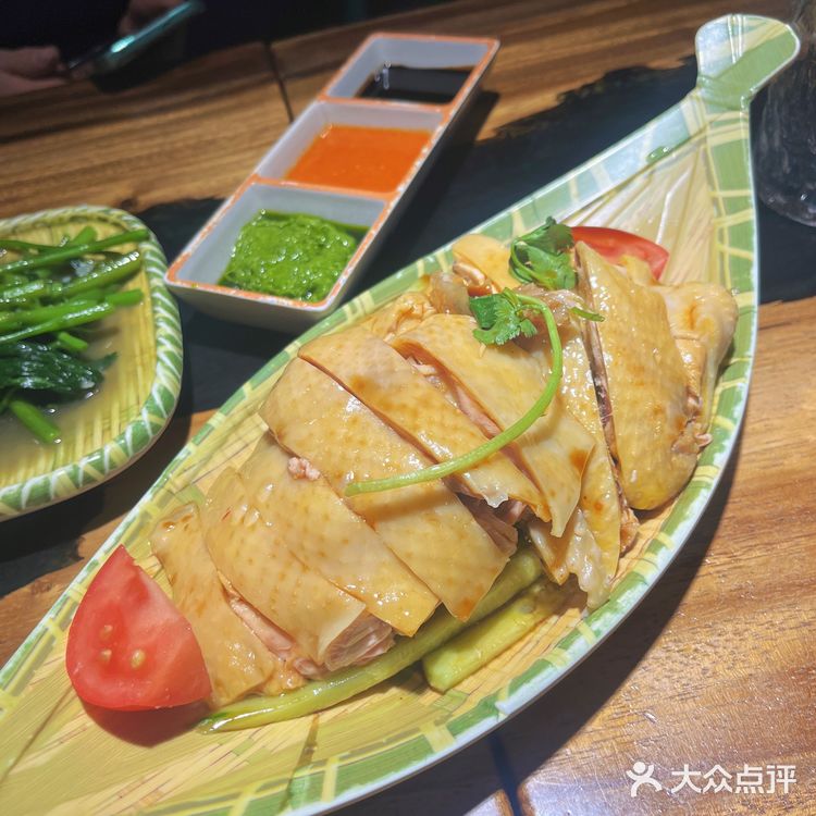 非常新加坡的海南鸡饭