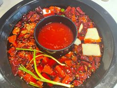 -爱你您·自家鱼塘·活水喷泉鱼火锅(八里店)