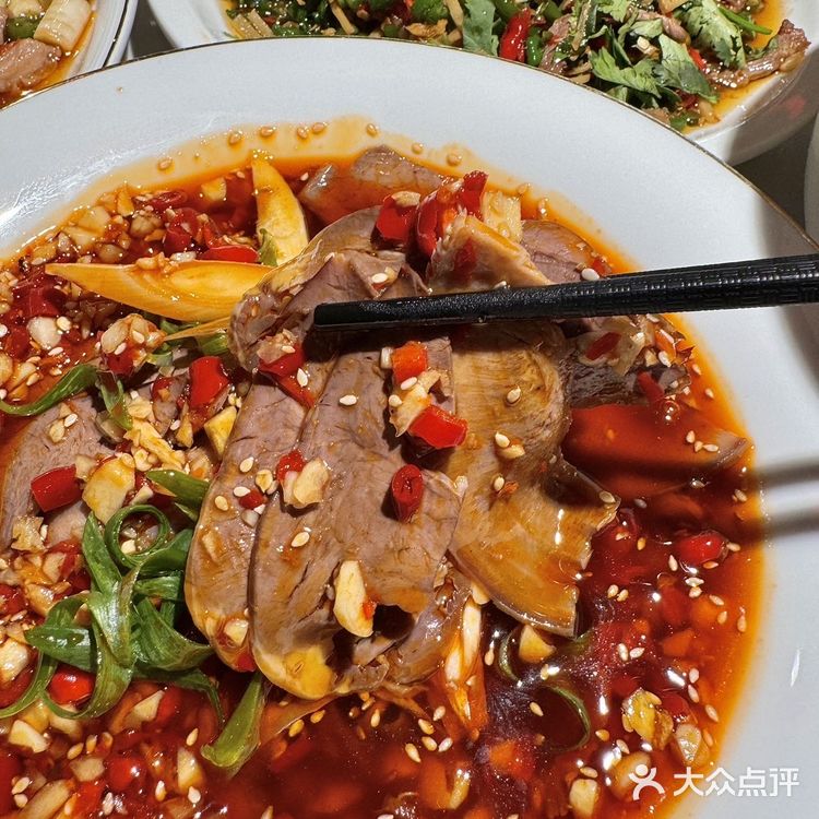 新迎新城新开的！新开的！一家有特色的川味江湖菜小酒馆