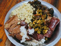 -梁阿婆廿年老牌扣肉糯米饭